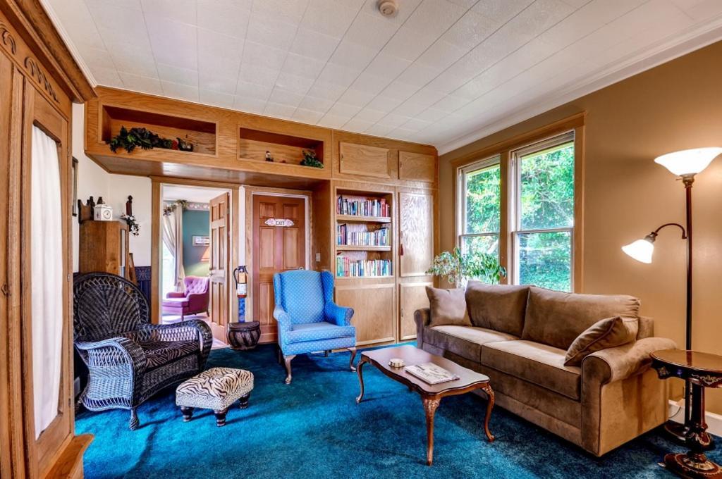 Astoria Painted Lady Historic Apt With River View! Exteriér fotografie
