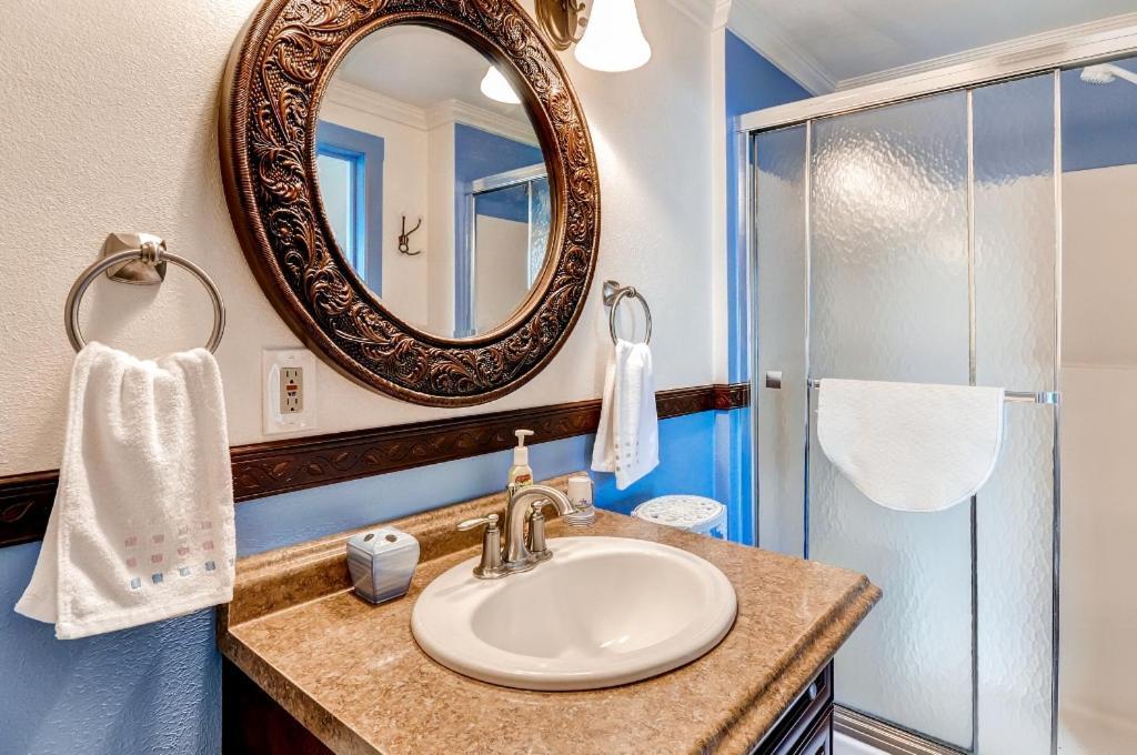 Astoria Painted Lady Historic Apt With River View! Exteriér fotografie